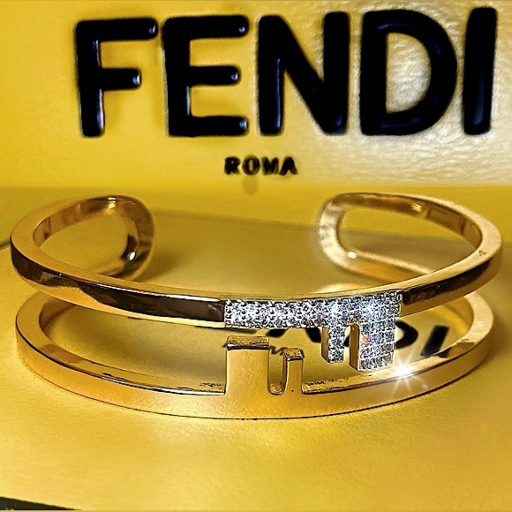 Authentic FENDI O'Lock Women's Gold Metal Cuff Bracelet - Picture 8 of 12